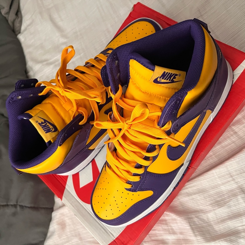 Nike dunks High ‘Lakers’ purple and yellow